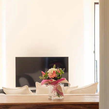 Amazing Elegant Jewish Ghetto Apartment