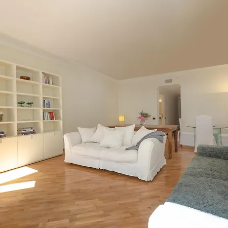 Amazing Elegant Jewish Ghetto Apartment Rome