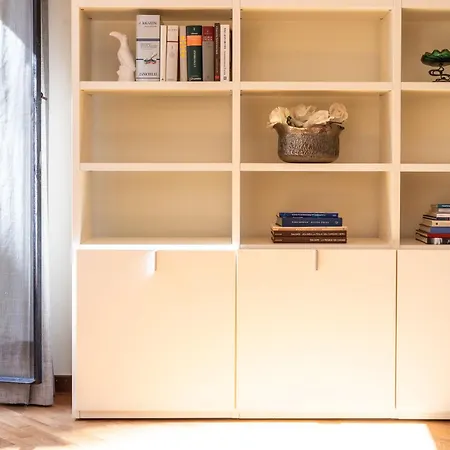 Amazing Elegant Jewish Ghetto Apartment *