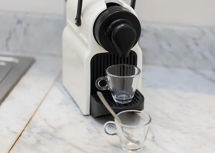 Amazing Elegant Jewish Ghetto *